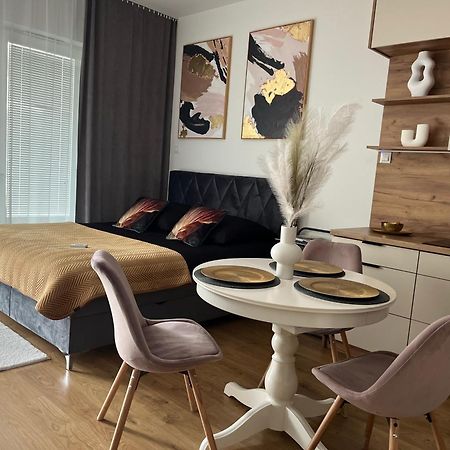 Apartament Nova Klonova Porto Kielce Exteriör bild