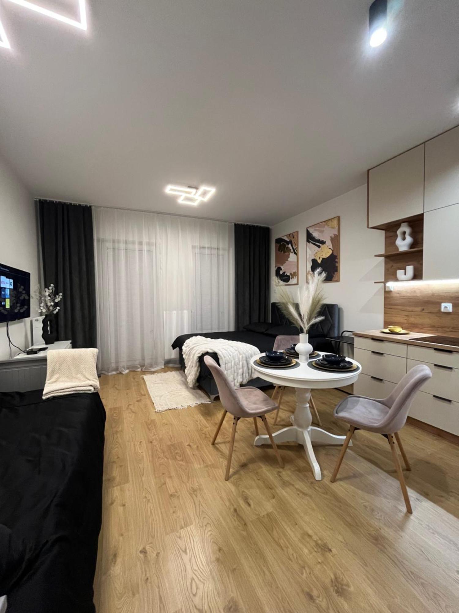 Apartament Nova Klonova Porto Kielce Exteriör bild