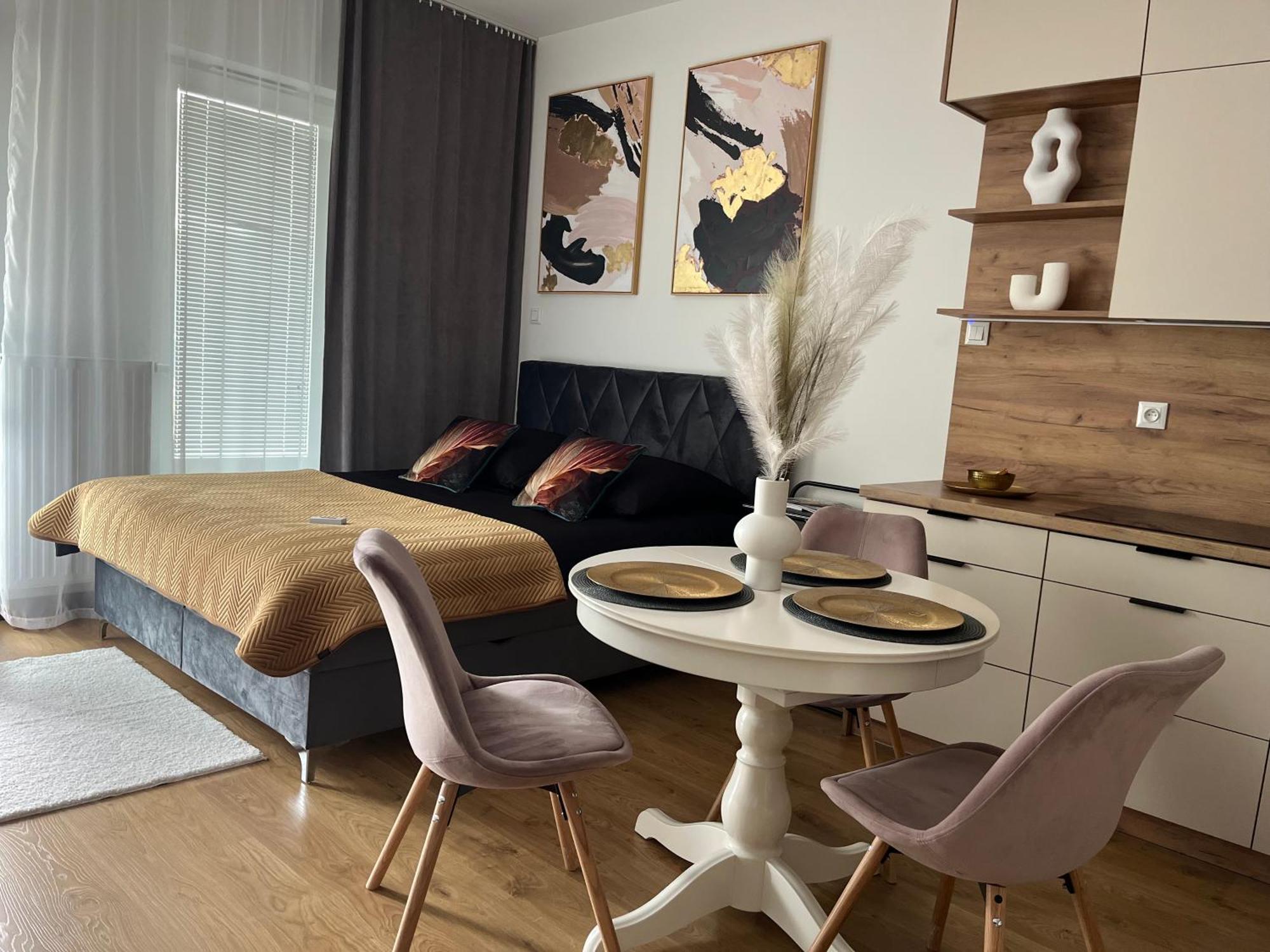 Apartament Nova Klonova Porto Kielce Exteriör bild